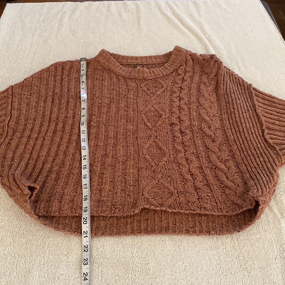 Free People from Bloomingdale’s great brownish color knitted cropped sweater - Picture 9 of 13